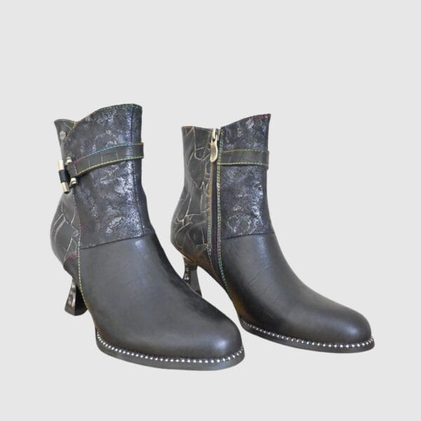 Botines negros con cremallera y pedrería | Laura Vita - Imagen 2