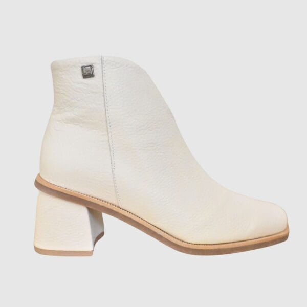 Botines color crema | José Saenz